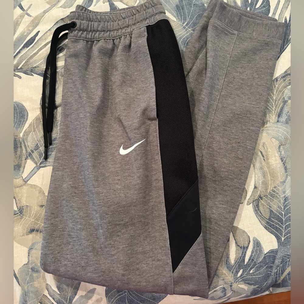 Nike Dry Fit Pants. Size M
